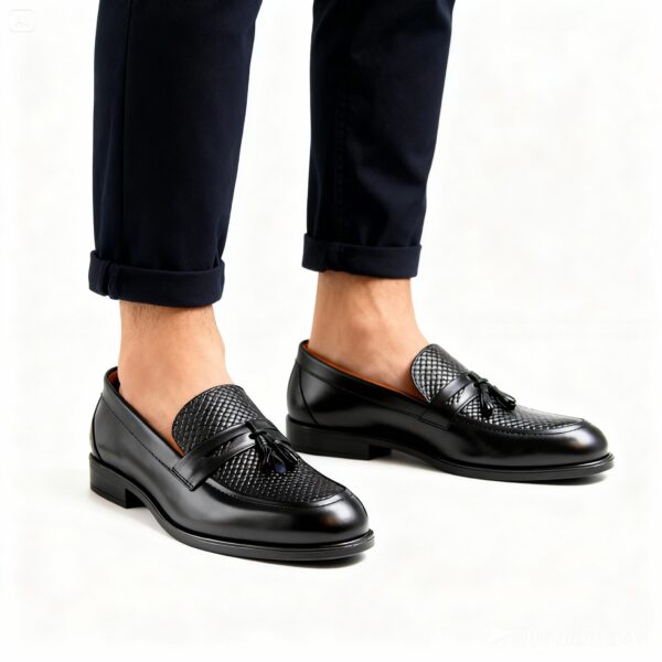 CHAUSSURE EN CUIR NOIR